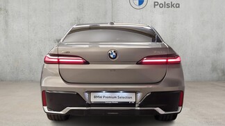 BMW Serii 7, 740