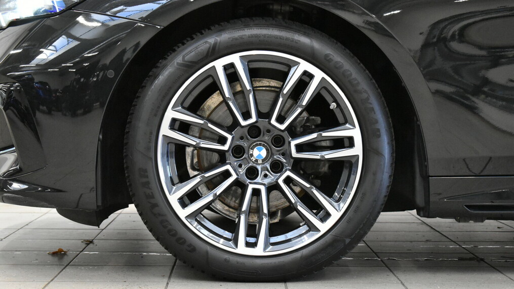 BMW Serii 5, 520