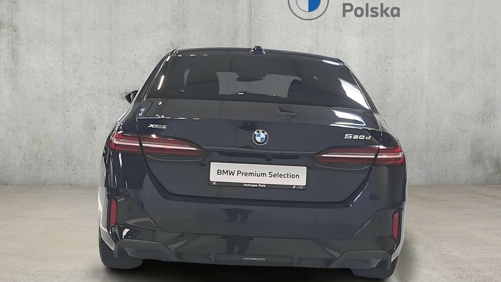 BMW Serii 5, 520