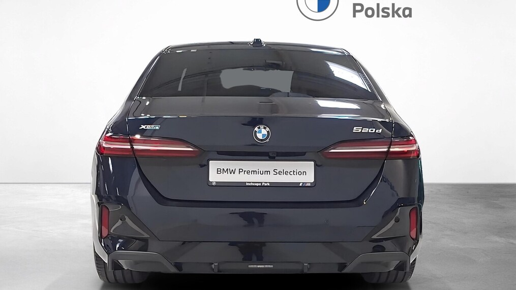 BMW Serii 5, 520
