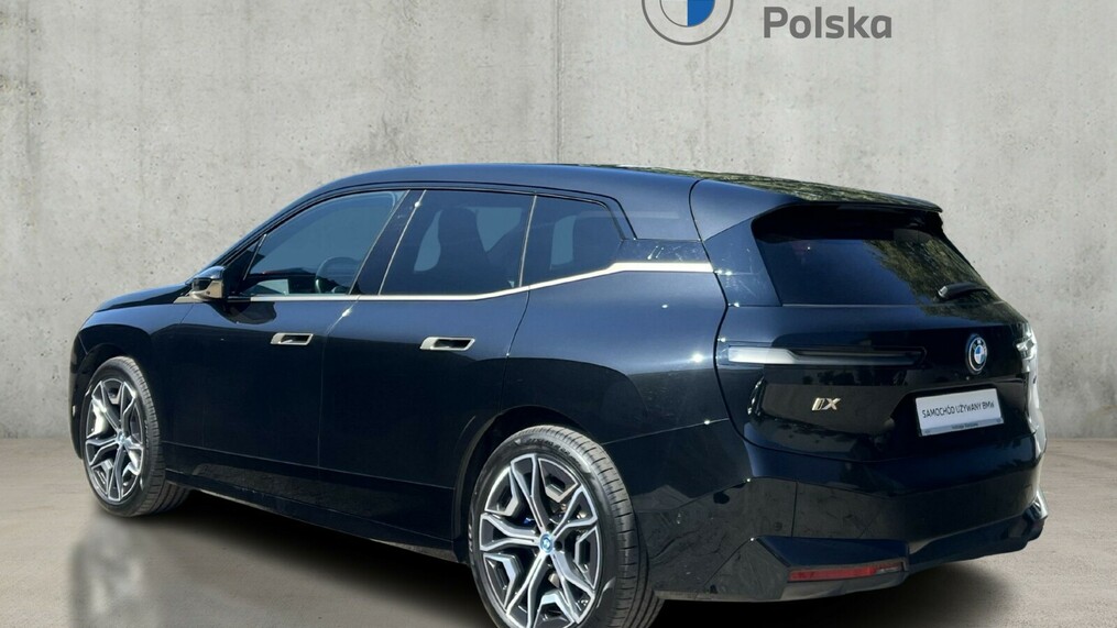 BMW iX