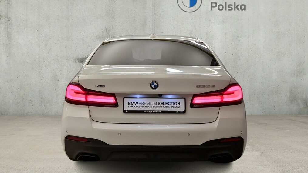 BMW Seria 5, 530