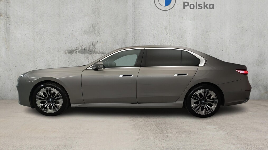 BMW Serii 7, 740