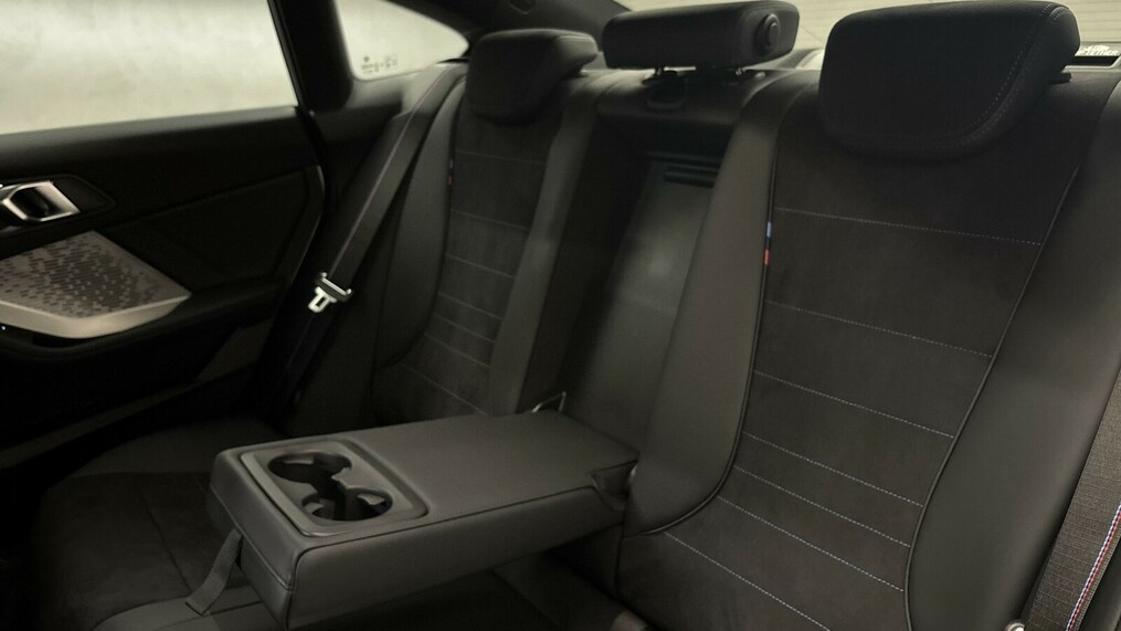 BMW Seria 2, 218