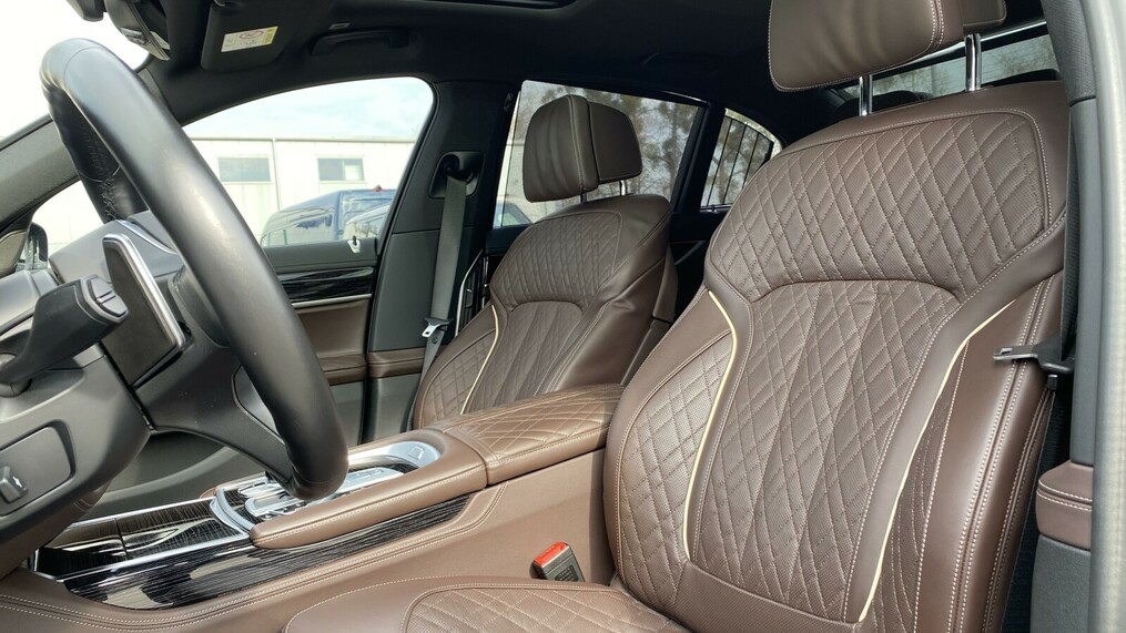 BMW Seria 7 740