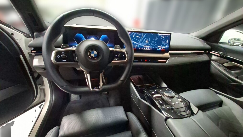 BMW Serii 5, 520