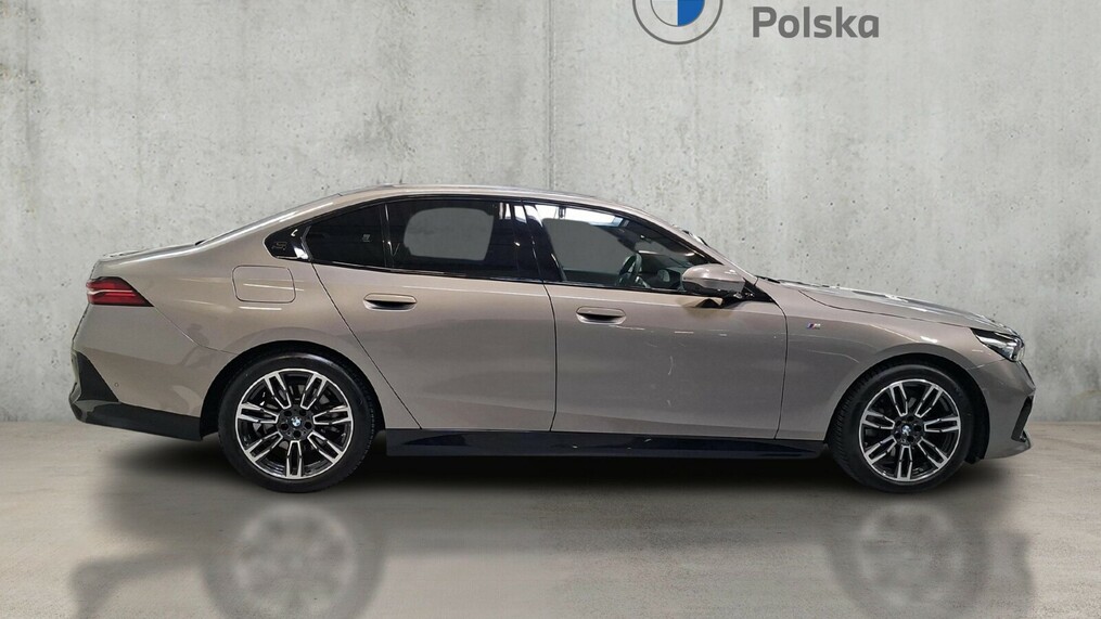 BMW Serii 5, 520