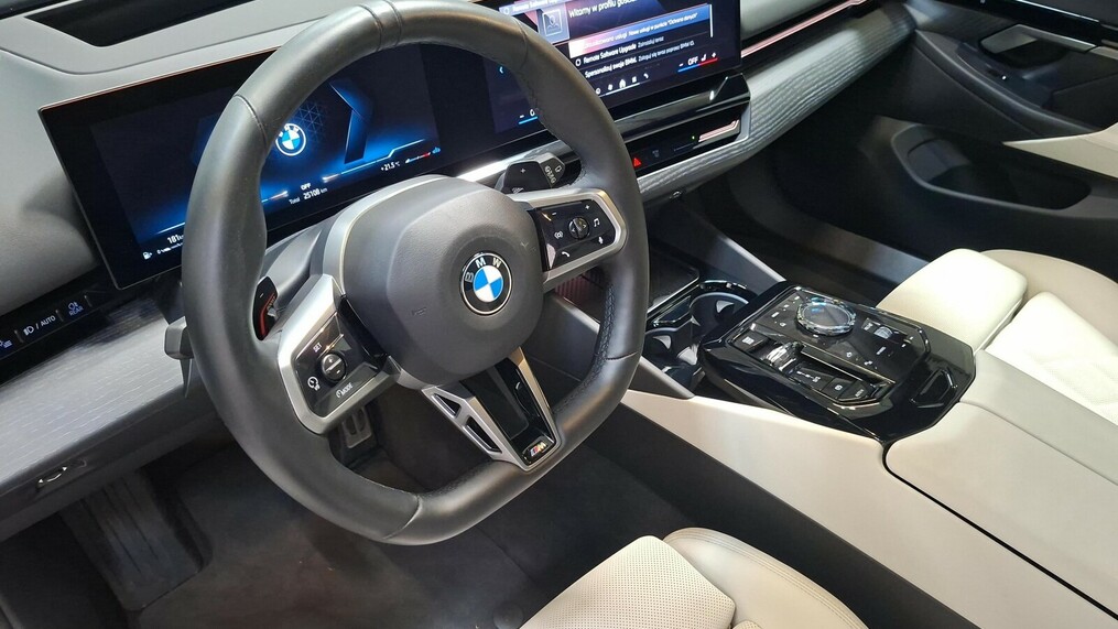BMW Serii 5, 520