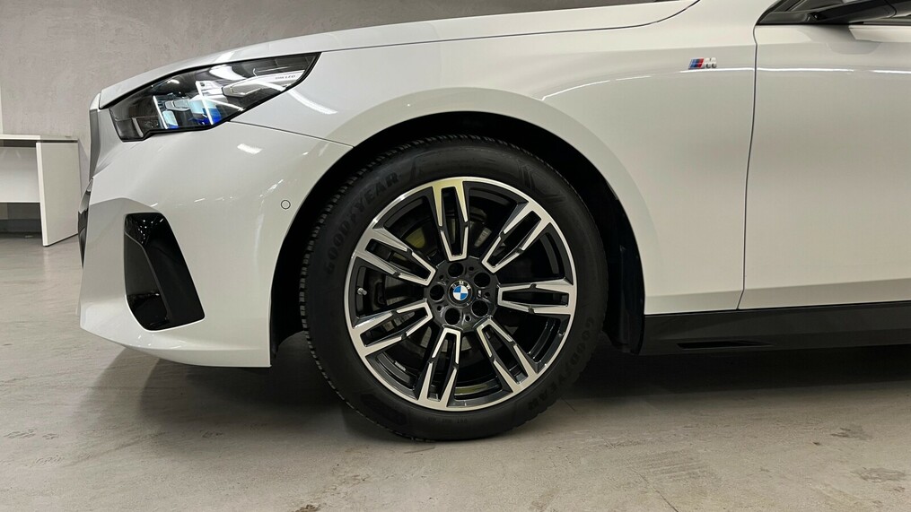 BMW Serii 5, 520
