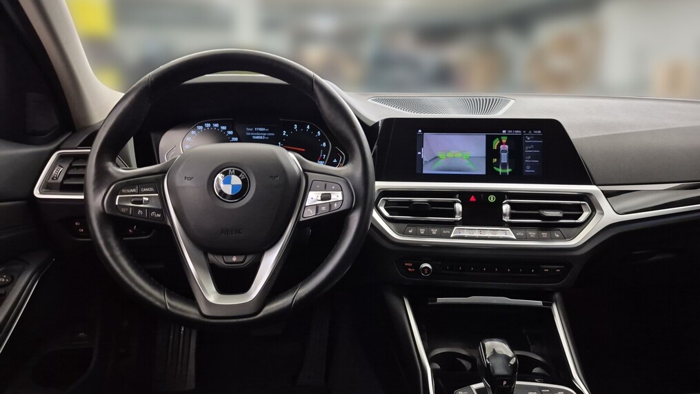 BMW Serii 3, 320