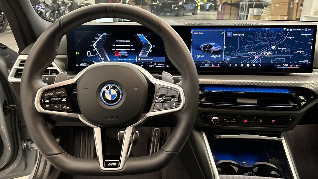 BMW Serii 3, 330