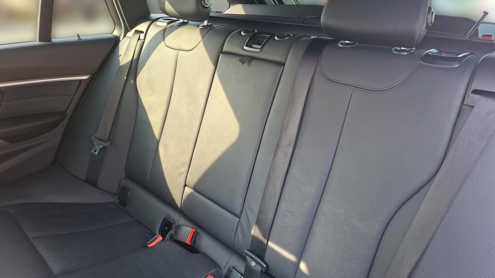 BMW Serii 3, 320