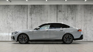 BMW Serii 5, 530