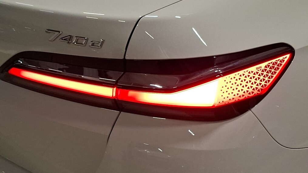 BMW Serii 7, 740