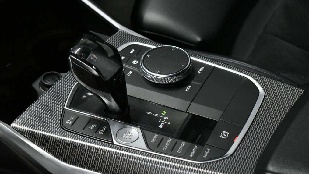 BMW Serii 3, 320