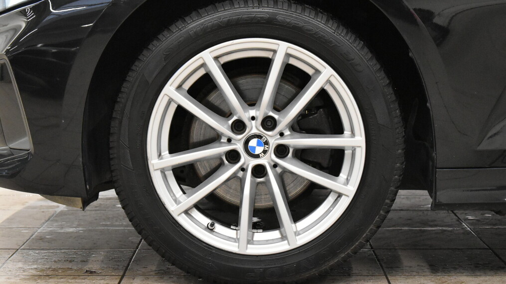 BMW Serii 3, 320