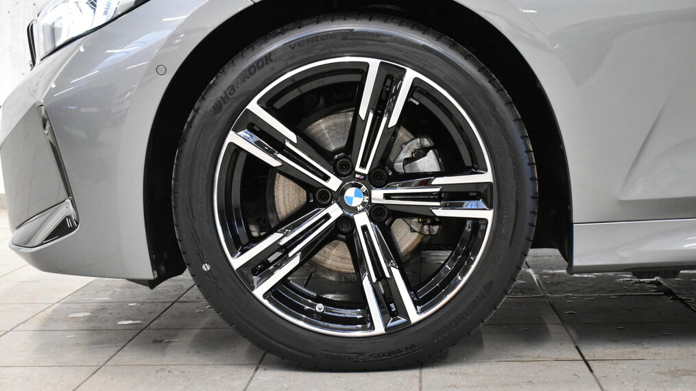 BMW Serii 3, 320