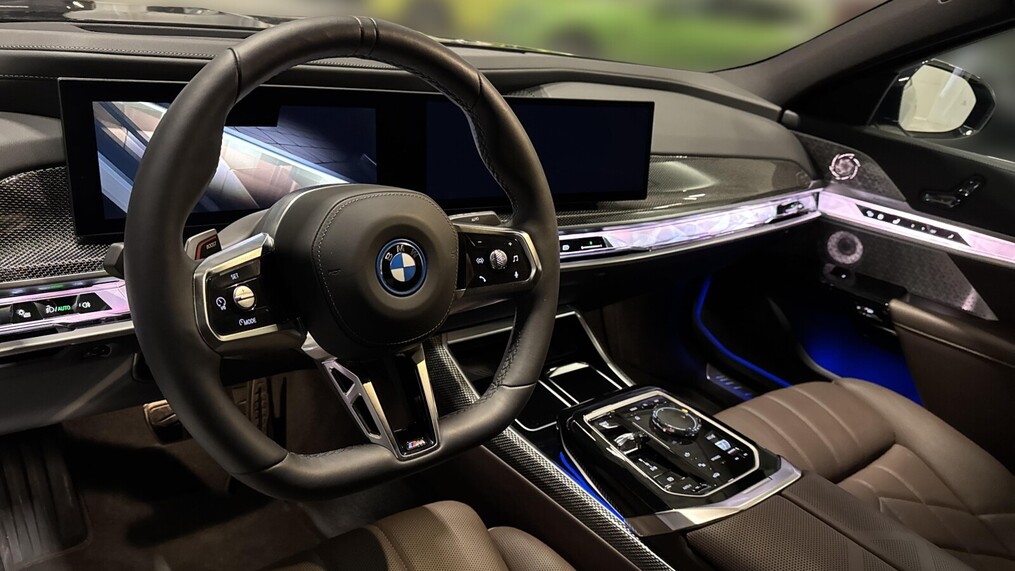 BMW Serii 7, i7