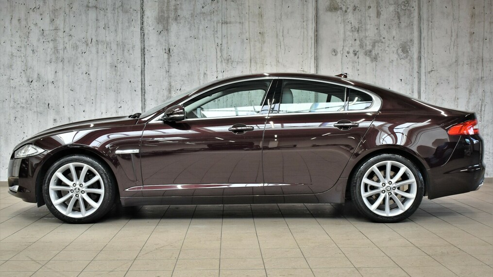 Jaguar XF