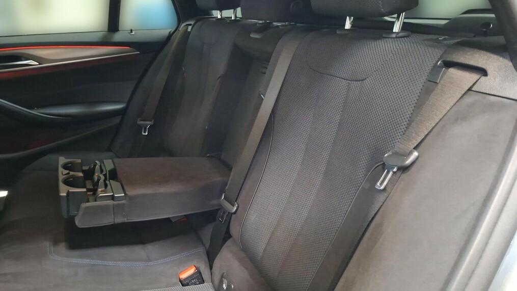 BMW Serii 5, 520
