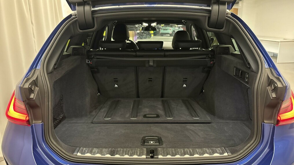 BMW Serii 3, 320