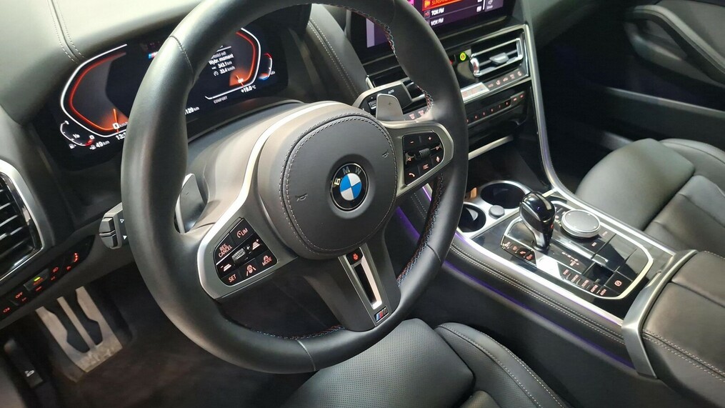 BMW Serii 8, 850