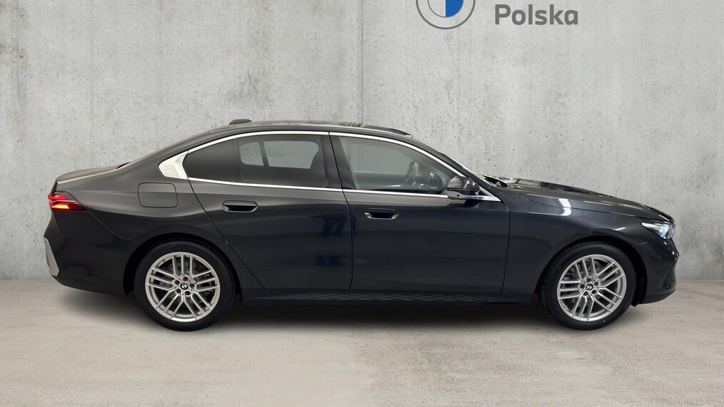 BMW Serii 5, 520