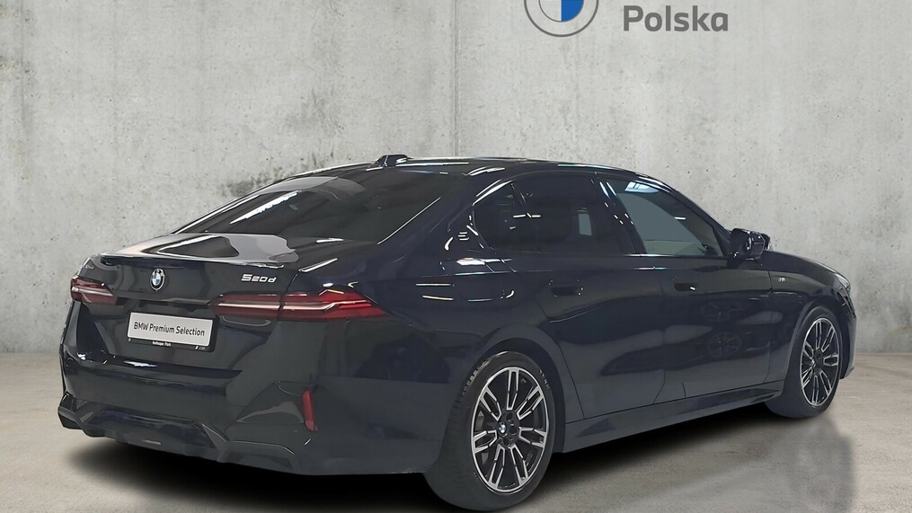 BMW Serii 5, 520