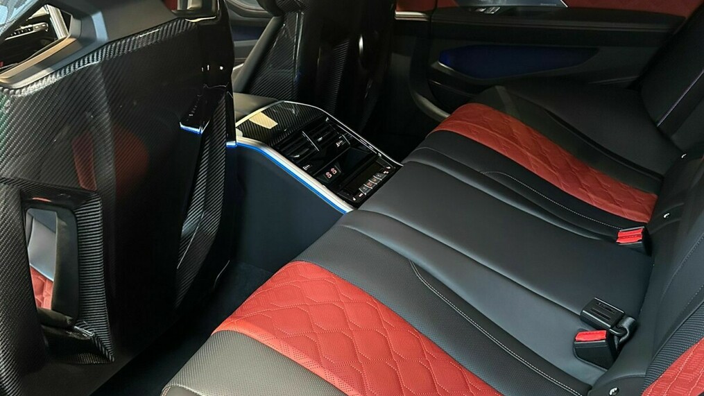 BMW Seria M8