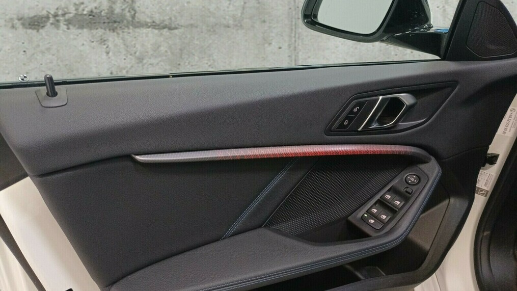 BMW Serii 2, 218