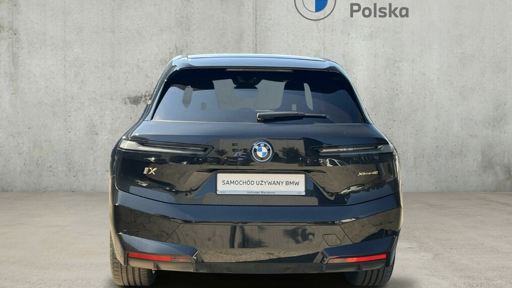 BMW iX