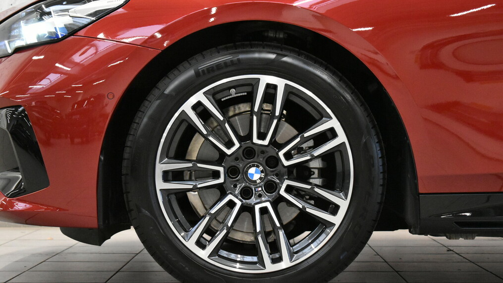 BMW Serii 5, 520