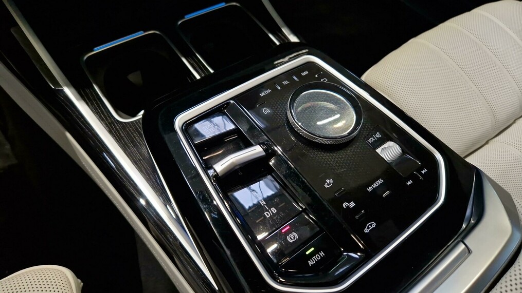 BMW Seria 7 i7