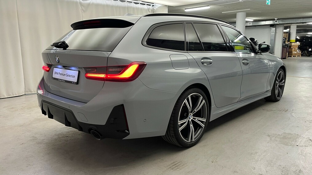 BMW Serii 3, 320