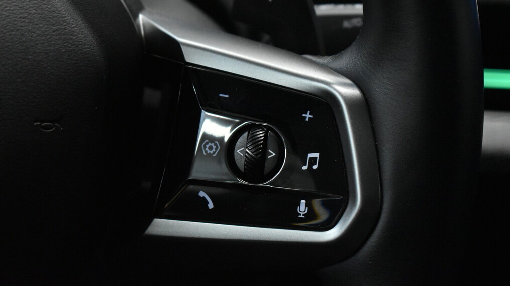 BMW Serii 5, 520