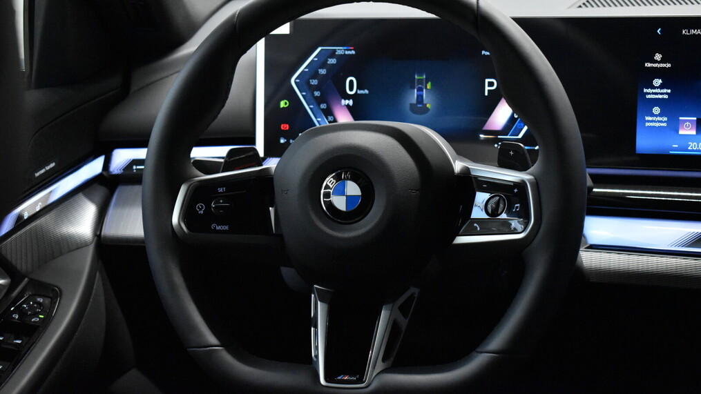 BMW Serii 5, 520