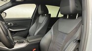BMW Serii 3, 320