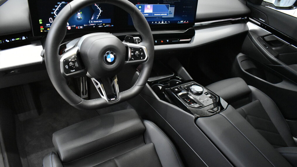 BMW Serii 5, 520