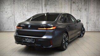 BMW Seria 7 i7