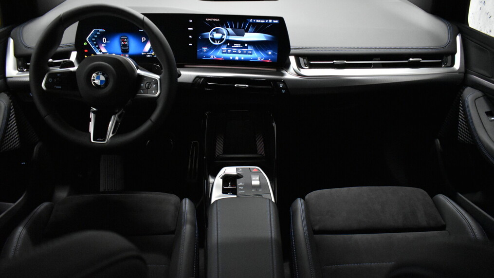 BMW Serii 2, 218