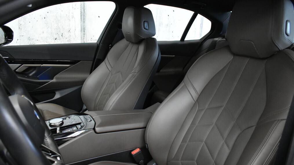 BMW Serii 5, 520