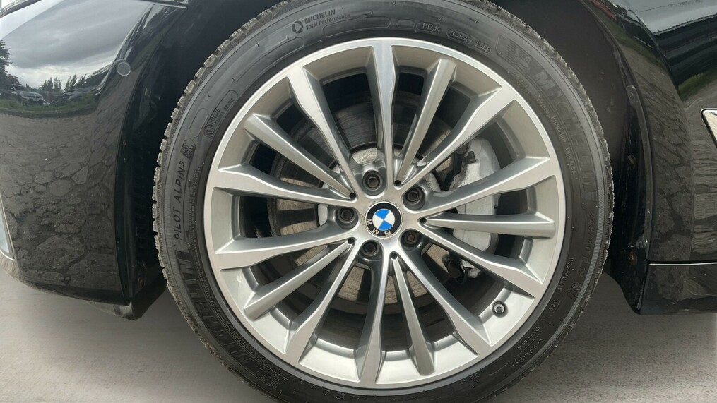 BMW Seria 5, 530