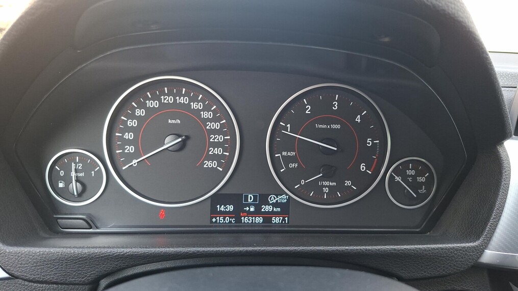 BMW Serii 3, 320