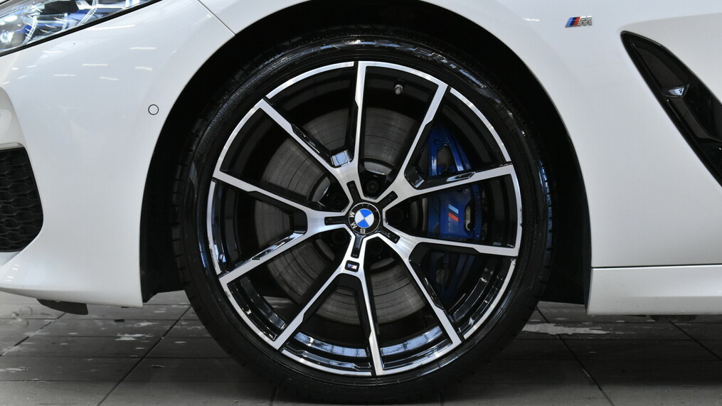 BMW Serii 8, 840