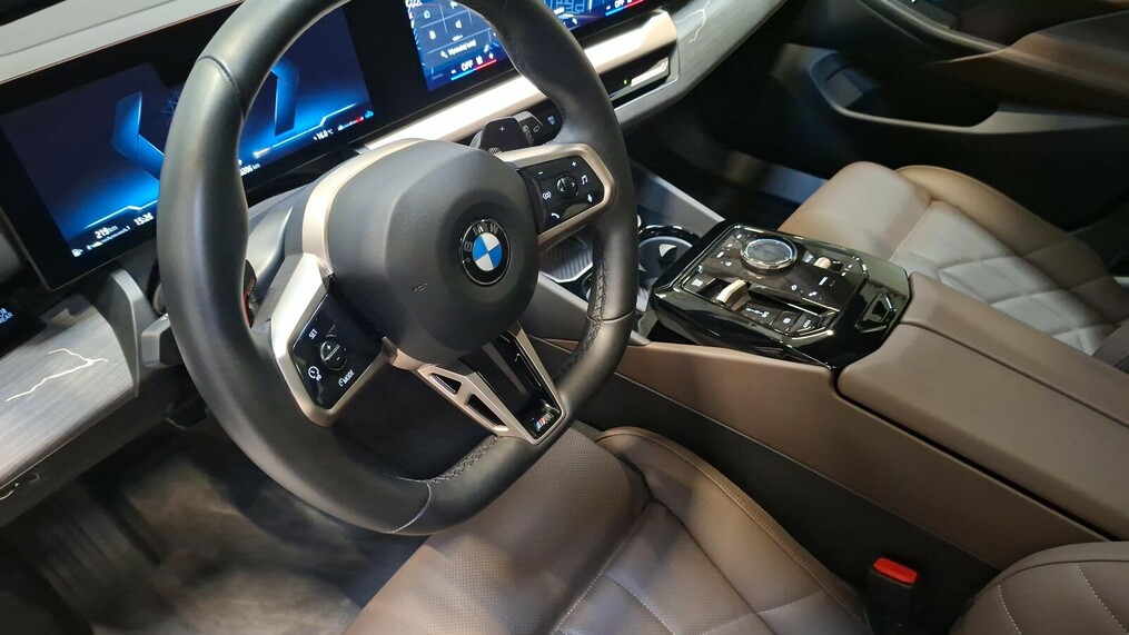BMW Serii 5, 520