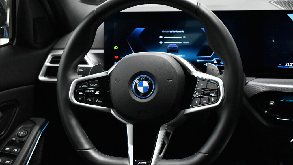 BMW Serii 3, 330