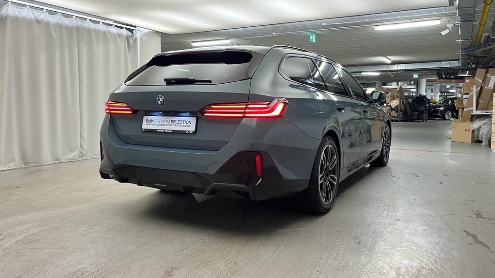 BMW Serii 5, 520
