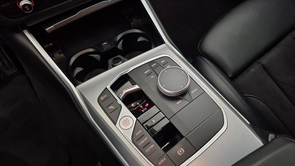 BMW Serii 3, 320