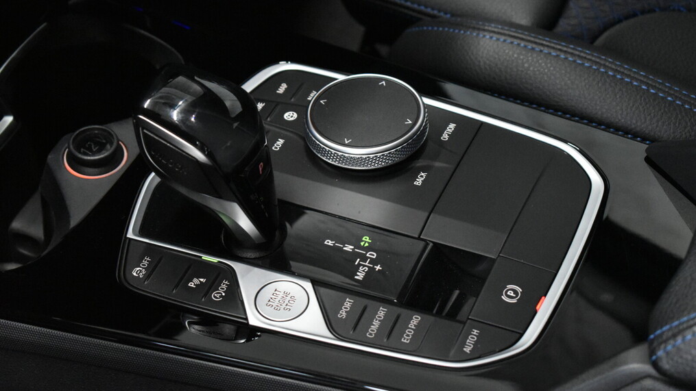 BMW Serii 2, 218