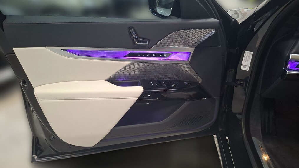 BMW Serii 7, 740